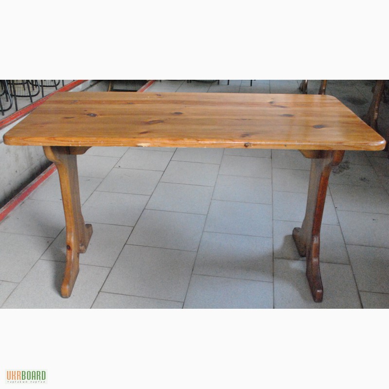 Стильный стол из дерева
