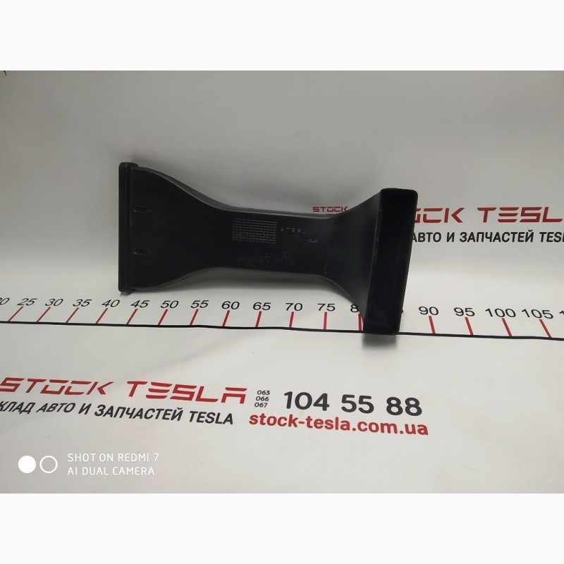 Фото 3. Воздуховод центральной консоли передний Tesla model S, model S REST 1008281