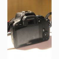 Продам б/у фотоапарат Canon 100D