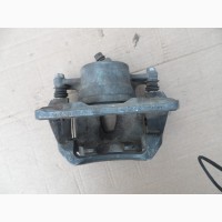 Суппорт передний правый Toyota Previa Estima 1999-2004 4773028260 47730-28260