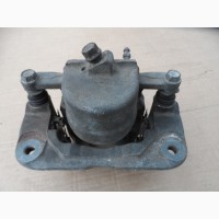 Суппорт передний правый Toyota Previa Estima 1999-2004 4773028260 47730-28260