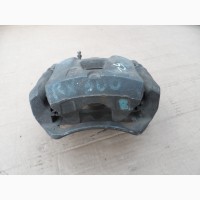 Суппорт передний правый Toyota Previa Estima 1999-2004 4773028260 47730-28260