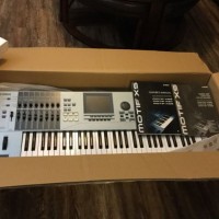 Yamaha Motif ES8 88 / Портативный рояль Yamaha / Клавиатура Yamaha PSR-2100