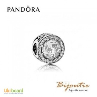 Шарм PANDORA белые сияющие сердца ― Бусина 791725cz