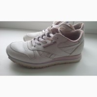 Продам классные кроссы Reebok