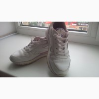 Продам классные кроссы Reebok