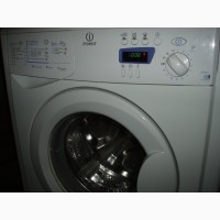 Продам стиральную машину Indesit WISE 8 по запчастям