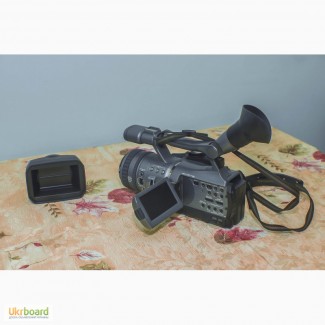 Продам б/у відеокамеру Sony HDR-FX7