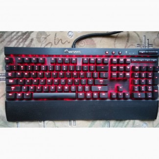 Механическая клавиатура Corsair VENGEANCE K70 CH-9000114-NA/RF