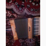 Подам акордеон Hohner Verdi 1