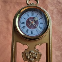 Часы Янтарь, настольные, кварц, СССР. Идут хорошо