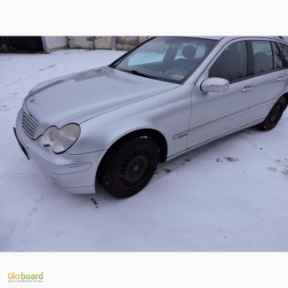 Mercedes-Benz C-class W203 2001-2007 дверь передняя