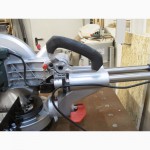 Торцовочная пила с протяжкой Metabo KGS 305 M (2000 кВт, диск 305х30 мм, распил 105 мм)