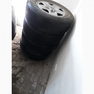 Продам зимнюю резину 225/65 R17 Bridgestone Blizzak