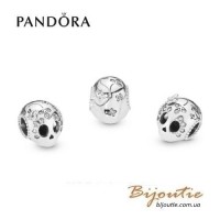 Шарм PANDORA ― Сияющий череп 797866CZ