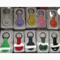 Брелок с кольцом Apple AirTag Silicone Key Ring Black (HC) изготовлен из силикона