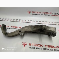 Кулак поворотный передний левый RWD Tesla model S 1043052-00-A 6007017-00-C