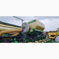 Сівалка просапна John Deere 2126 8-ми рядкова пневматична