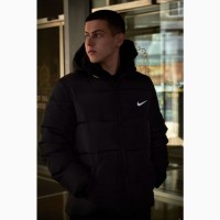 Куртка зимова чорного кольору Nike на пуху