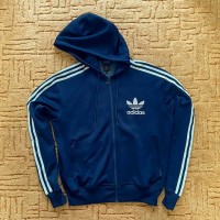 Оригинал олимпийка adidas.размер м.шикарное состояние