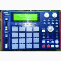 Продам семплер AKAI MPC 1000