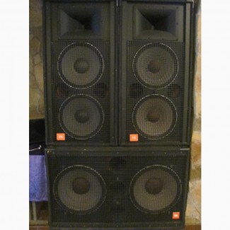 Продам 2 колонки JBL4733A мощность 1200в каждая