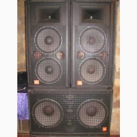 Продам 2 колонки JBL4733A мощность 1200в каждая