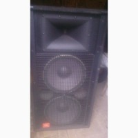 Продам 2 колонки JBL4733A мощность 1200в каждая