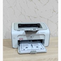 Лазерный принтер HP LaserJet P1005 + сетевой, USB кабели