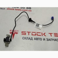 Камера заднего вида (с царапиной) Tesla model X S REST 1061269-00-D 1061269