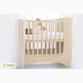 Leander Cot Bed (including mattress) PLUS FREE Junior Bed mattress top protector