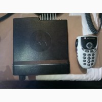 Продам автомобильную радиостанцию Motorola DM4600