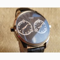 Часы Guess W70004G2, с двумя циферблатами. На ходу