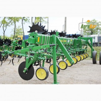 Просапний культиватор John Deere 825 (8 рядів)