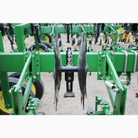 Просапний культиватор John Deere 825 (8 рядів)