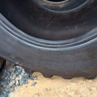 Бу шины 800/65r32 Alliance и BKT