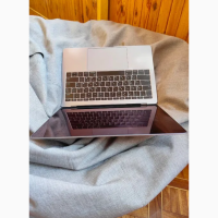 Продам MacBook Pro 13 2017 (Silver, 8/256 ГБ, A1708)