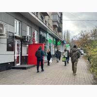 Вул. Дорогожицька. Магазин/салон, високий трафік. 220 кв.м