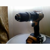 Продам шуруповерт Dewalt DCD785 c2 18v