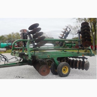 Продам б/у дисковую борону John Deere 235