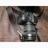 Продам зеркальный фотоаппарат Canon EOS 750D 18-135